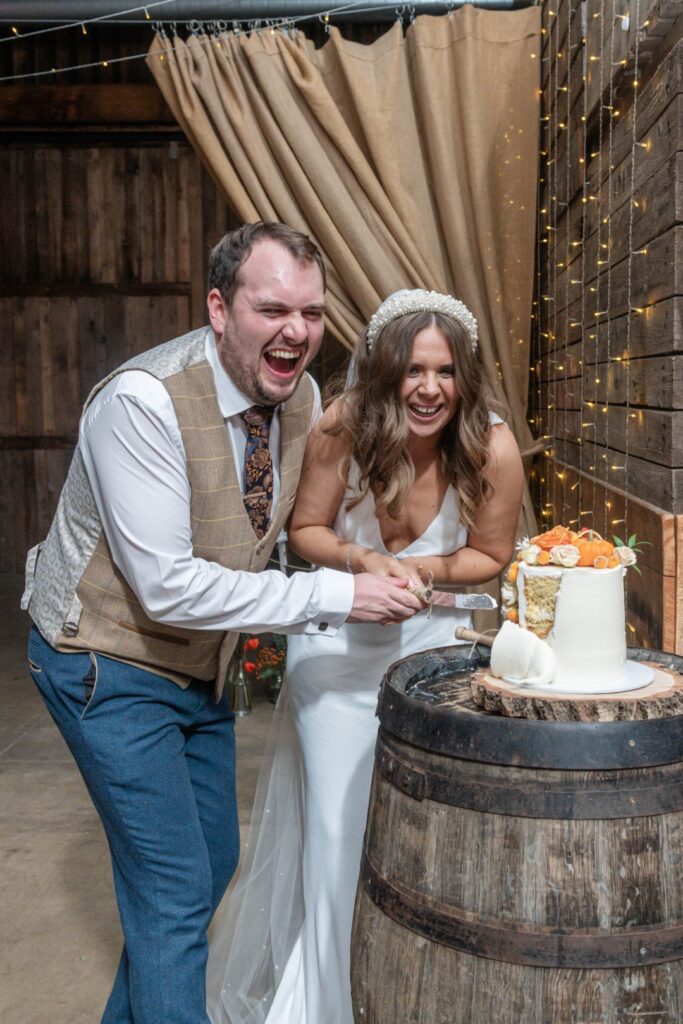 Cake cutting and speeches included in a relaxed, Stress-Free Wedding Timeline