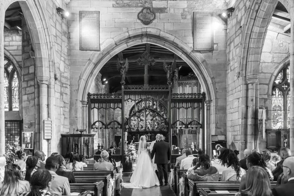 what does a wedding photographer do during a wedding ceremony