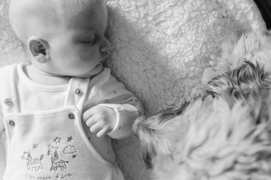 Natural Baby Photo Sessions: Capturing Precious Moments at Home